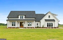 284 Community House, Barnesville, GA 30204