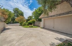 25557 Alesna, Valencia, CA 91355