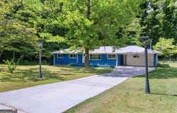 809 Shadybrook, Marietta, GA 30066