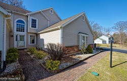82 Killarney Drive, Niskayuna, NY 12309