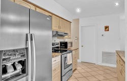 7102 NW 93rd Ave, Tamarac, FL 33321