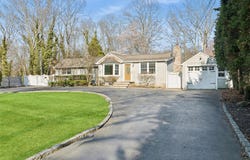 147 Calvert Avenue, Ronkonkoma, NY 11779