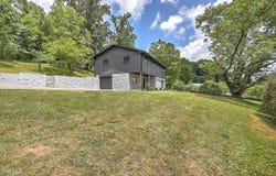 1091 Long Crescent Drive, Bristol, VA 24201