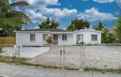 2900 NW 164th St, Miami Gardens, FL 33054