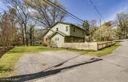 123 Orchard Rd, Norris, TN 37828