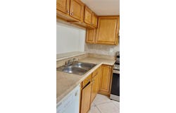 401 SW 113th Way, Pembroke Pines, FL 33025