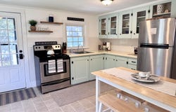 42 Vineyard Avenue, Hyannis, MA 02601