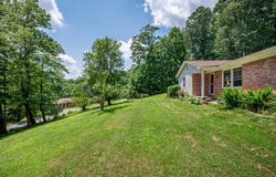 166 Dogwood Ln, Independence, VA 24348