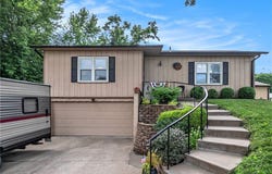 5514 Pershing Road, St Joseph, MO 64505