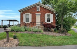 12 STATE SCHOOL Road, Selinsgrove, PA 17870