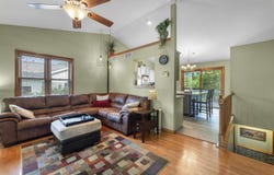 812 Clover Lane, DeForest, WI 53532