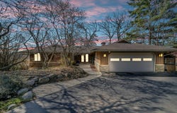 245 Banbury Road, Mundelein, IL 60060