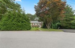 9 Lofty Heights Road, Westerly, RI 02891