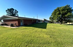 810 Bailey, Stratton, NE 69043