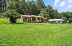 1710 East Shawnee Avenue, Big Stone Gap, VA 24219
