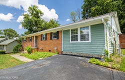 427 Oak St, Morristown, TN 37813
