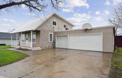 312 W. 1ST, Gladbrook, IA 50635