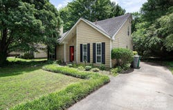 8618 Rittenhouse Circle, Charlotte, NC 28270