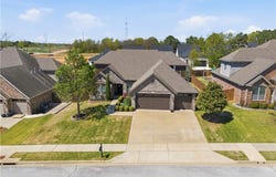 2513 S Horizon Boulevard, Rogers, AR 72758