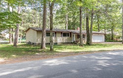 8256 CLAWSON DR, Minocqua, WI 54548