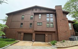 2012 Trailcrest Lane, St Louis, MO 63122