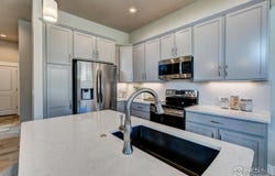 220 High Point Dr, Longmont, CO 80504