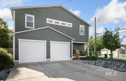 417 E St, Moscow, ID 83843