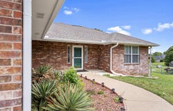 605 E 10th Street, Grove, OK 74344