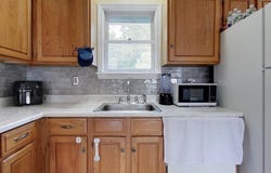 35 Cedar St, Gardner, MA 01440