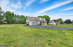 13 SPRINGWOOD Drive, DOVER, DE 19904