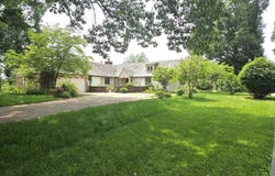 355 N LAKEVIEW Drive, Salem, IL 62881