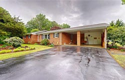 4211 VILLAGE Drive, Trinity, NC 27370