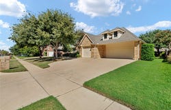 1302 Rosebriar Lane, Mansfield, TX 76063