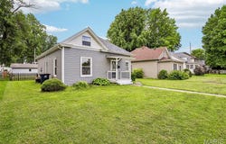 208 E Elm Street, Gillespie, IL 62033