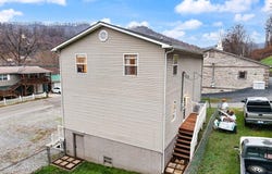 341 State Highway 292 E, Goody, KY 41514