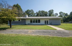 940 Riley Drive, Lenoir City, TN 37771