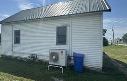 102 Race Street, Cincinnati, IA 52549