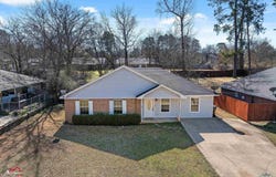 1318 Baxley, Longview, TX 75604
