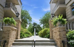 2372 Madison Road, Cincinnati, OH 45208