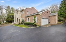 Dix Hills, NY 11746