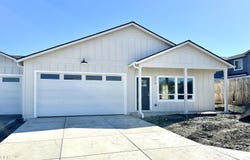 313 E Rapp Road, Talent, OR 97540