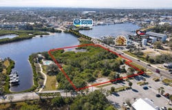 N PINELLAS AVENUE, TARPON SPRINGS, FL 34689