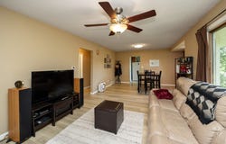945 NW Aurora Avenue, Des Moines, IA 50313