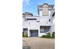 525 ENGLESIDE Avenue, BEACH HAVEN, NJ 08008