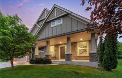 3265 Arden Drive, Woodbury, MN 55129