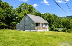 2513 Edgemont Dr., BLUEFIELD, WV 24740