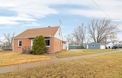 6831 S 79th Avenue, Bridgeview, IL 60455