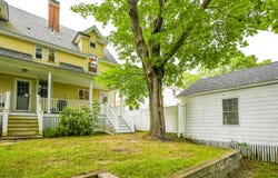 18 Colonial Road, Portland, ME 04102