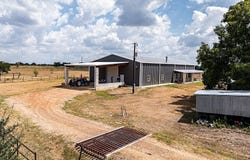 258 Private Road 2006, Schulenburg, TX 78956