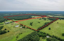 30297 Highway AA, Edwards, MO 65326